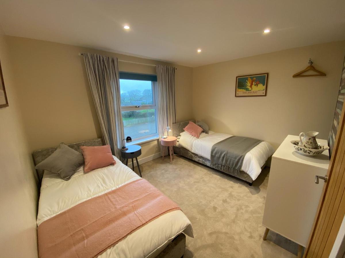 Noddfa Farm Guest House Haverfordwest Exterior foto